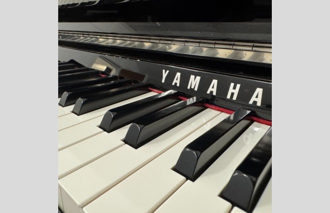 Yamaha CLP585 Polished Ebony Digital Piano, Used - Complete Package (SN:BCWL01025) - Image 10
